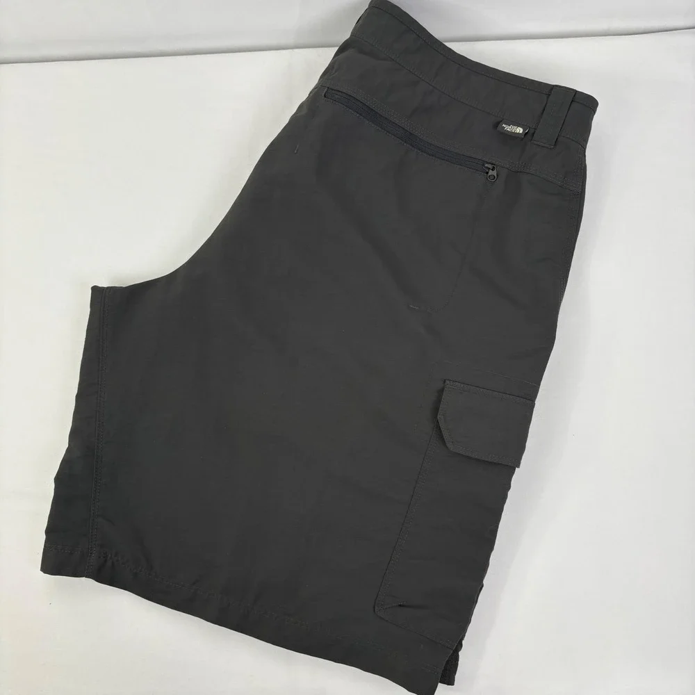 The North Face Mens Paramount II Dark Grey Cargo Utility Hiking Shorts Size 40